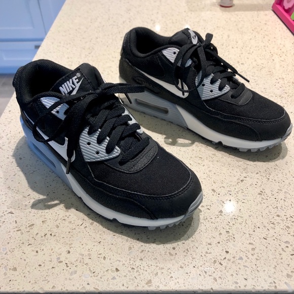 Nike Air Max ๐ - Picture 1 of 5